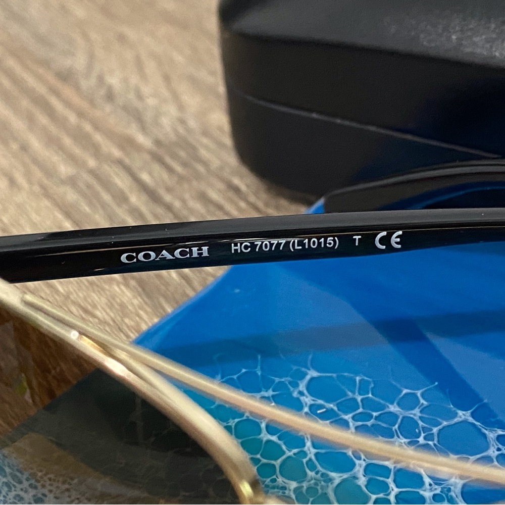 Coach Women’s Sunglasses - Picture 3 of 10